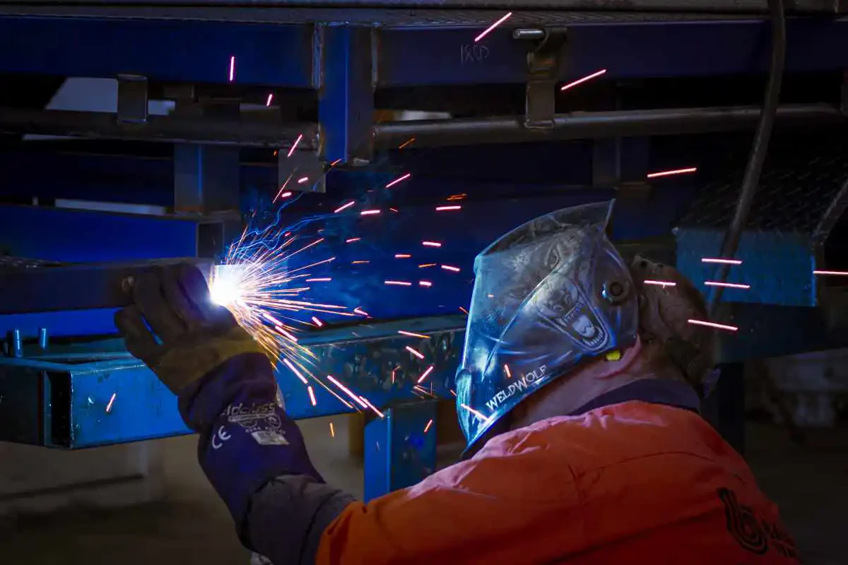 Trailer manufacturing: Welding